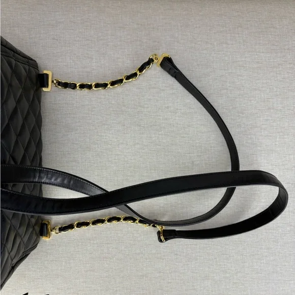 CHANEL Black Lambskin Vintage Backpack Oversized CC GHW 24k plated - Picture 14 of 16